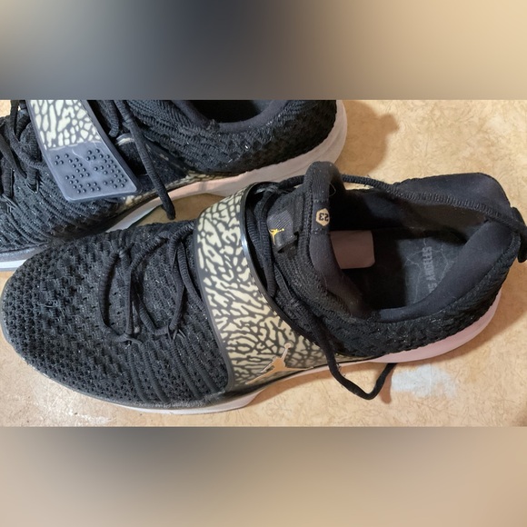 Jordan:Men’s Jordans trainers fly knit black cheetah print metallic gold sneaker - Picture 5 of 9